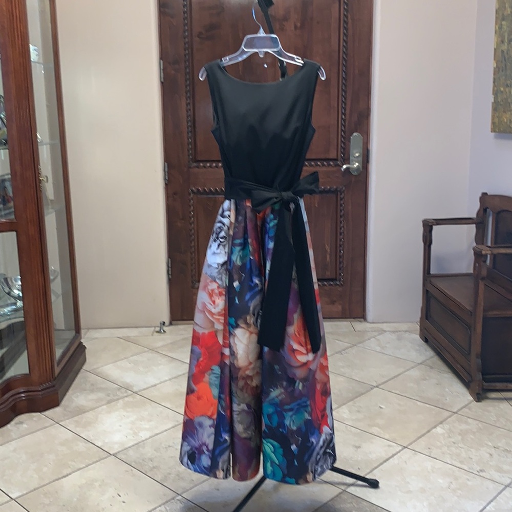 Tahari formal ball gown black/multi